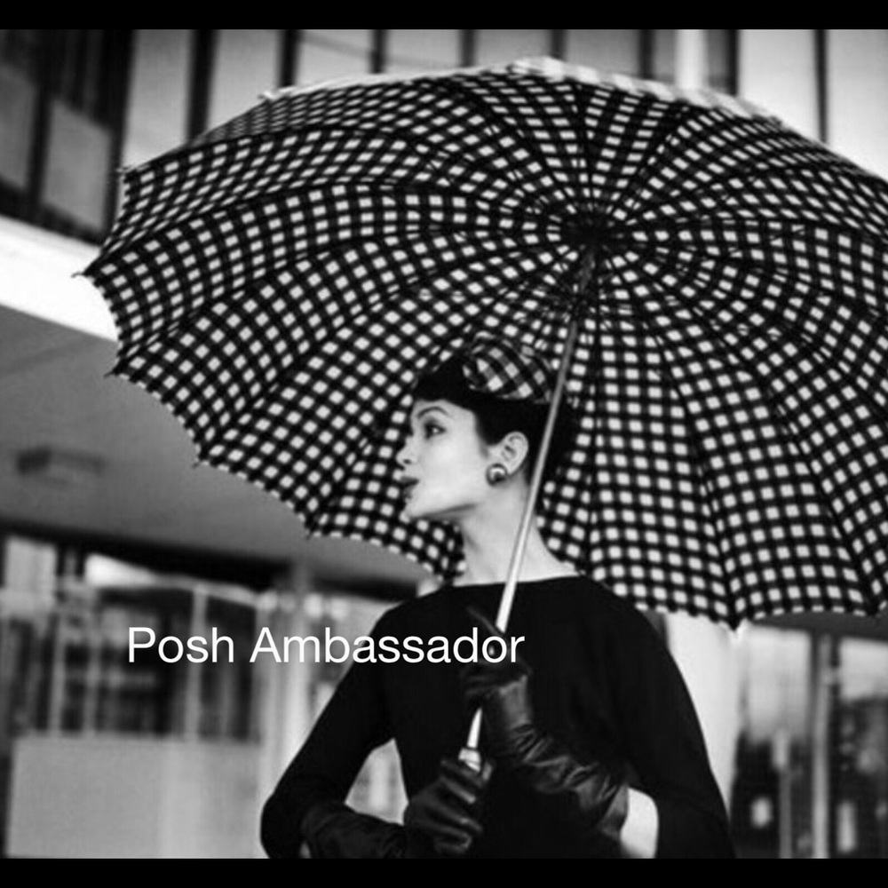 Meet your Posher, Denise